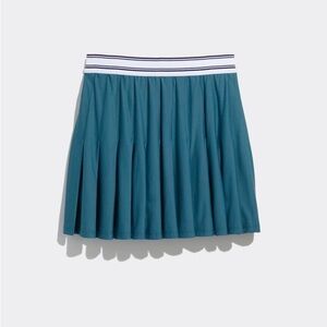 NWT vineyard vines golf pleated skort size small mallard blue color
